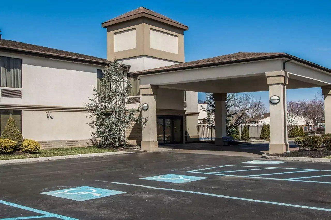 Quality Inn & Suites Nj State Capital Area Morrisville  Exterior photo